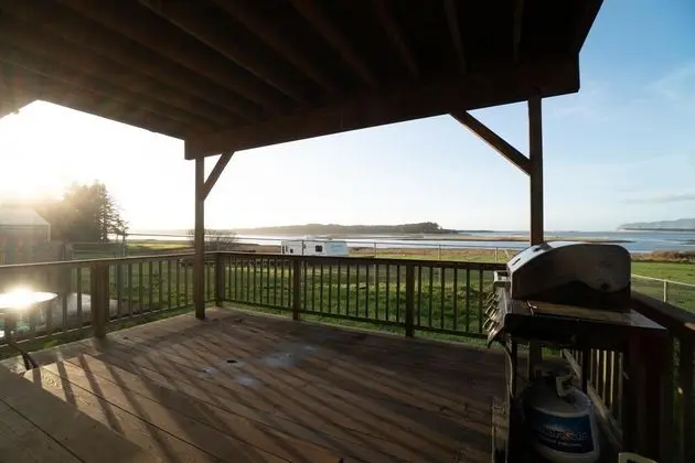 Ev, 2 Büyük (Queen) Boy Yatak (The Sandlake View)