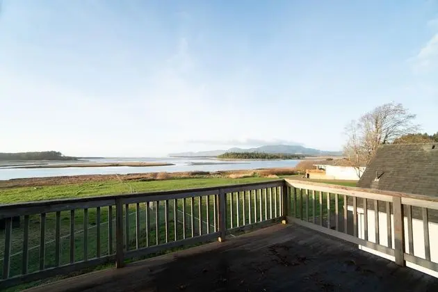 Ev, 2 Büyük (Queen) Boy Yatak (The Sandlake View)