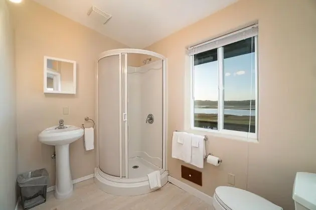 Ev, 2 Büyük (Queen) Boy Yatak (The Sandlake View)