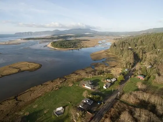 Ev, 2 Büyük (Queen) Boy Yatak (The Sandlake View)