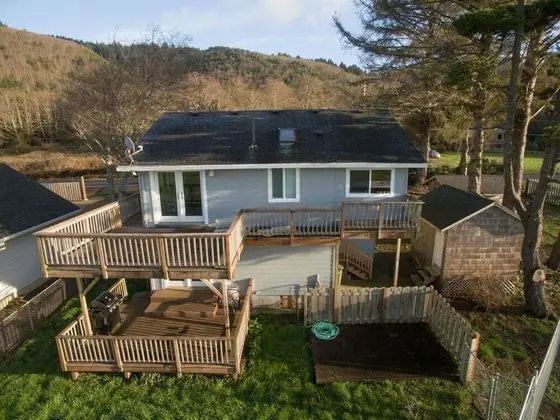 Ev, 2 Büyük (Queen) Boy Yatak (The Sandlake View)