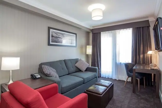 Standard Suite, 1 Split King, Kitchen