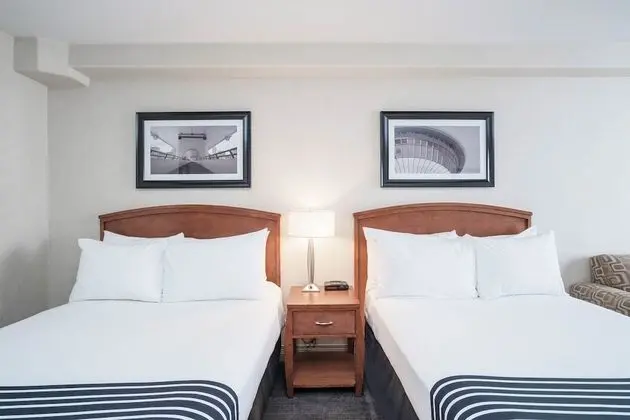 Standard Oda (Two Doubles with Sofa Bed)