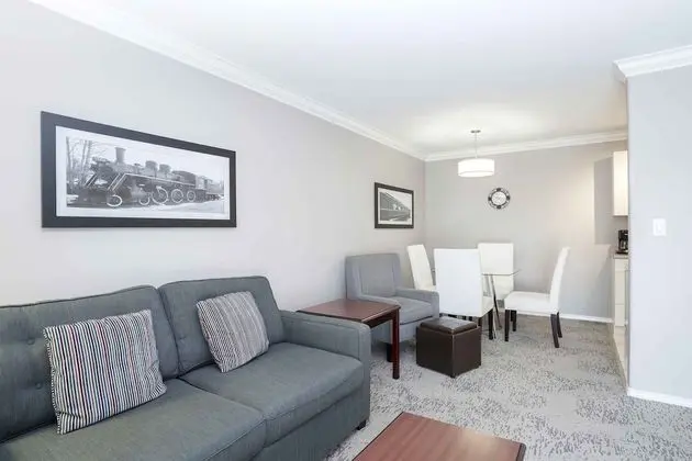 2 Bedroom Suite, 1 King, 1 Queen, Sofa Bed, Kitchen