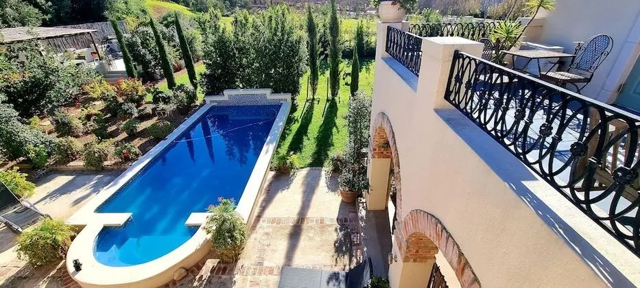 Honeymoon Süit, Havuz Manzaralı