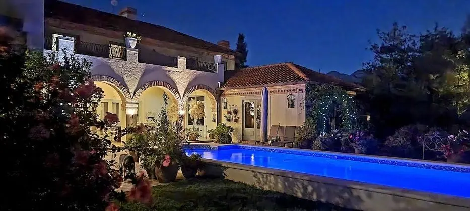 Superior Süit, 1 Büyük (Queen) Boy Yatak, Avlu Manzaralı