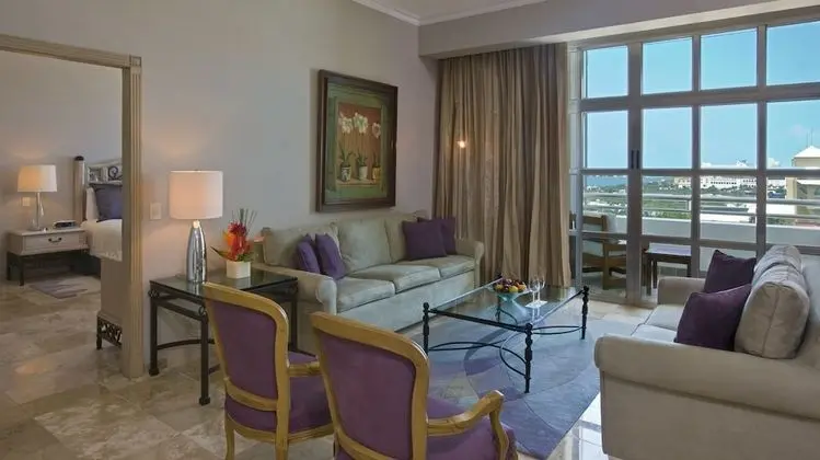 Sandos Suite