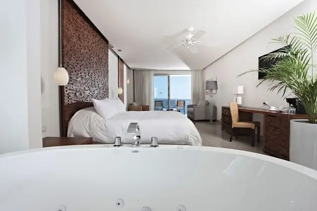 Finisterra Junior Suite