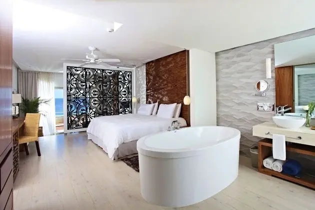 Finisterra Junior Suite