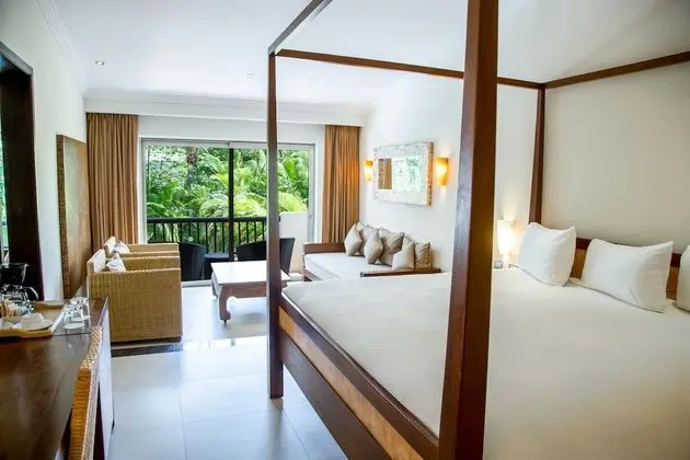 Royal Elite One Bedroom Suite (2 Adults 2 children)