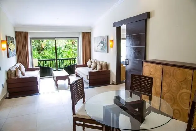 Royal Elite One Bedroom Suite (3 adults 2 children)