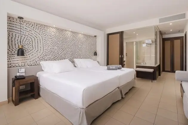 Tek Büyük Yataklı Oda (Side Sea View, 1 adults + 2 child)