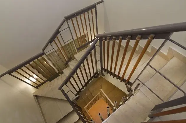Superior King (2nd Floor) 6