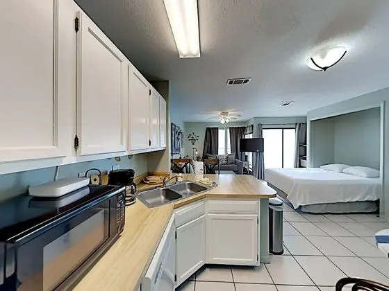 Daire, Birden Çok Yatak, Balkon, Havuz Manzaralı (#8210)