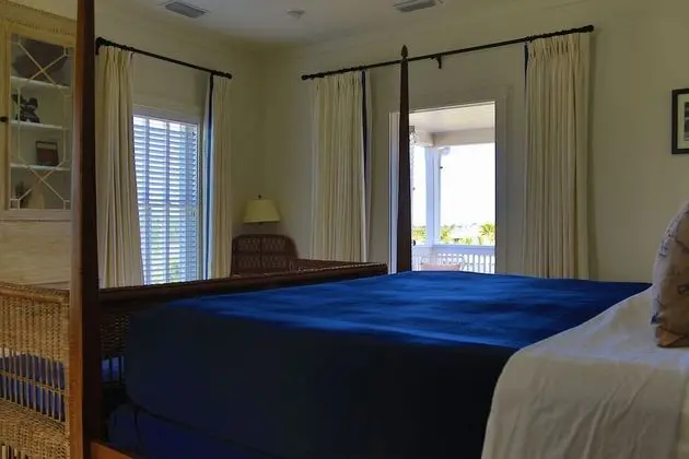 Master Suite - 1 King Bed (Harbor View)