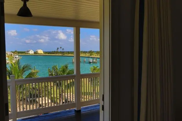 Master Suite - 1 King Bed (Harbor View)