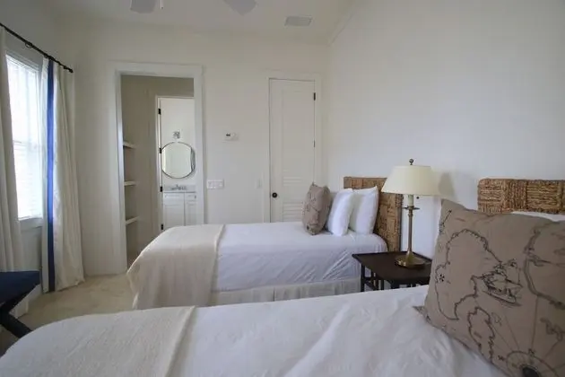 Town Cottage - 2 Twin Beds