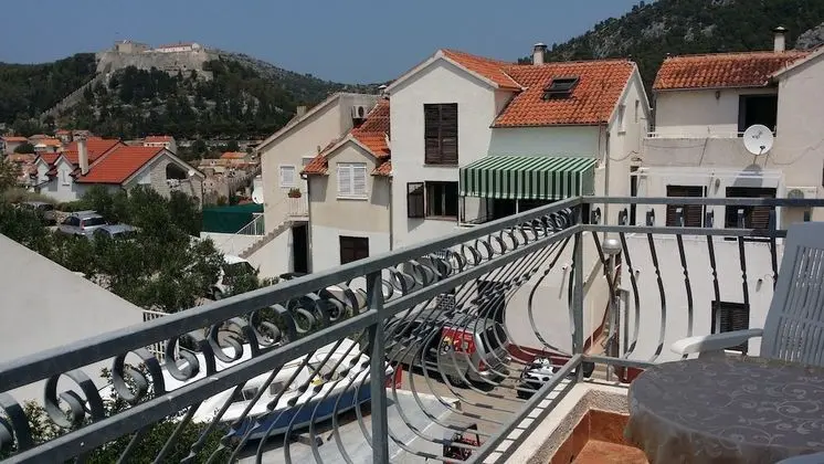 Standard Apart Daire, Balkon