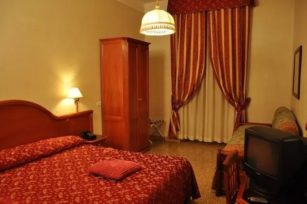 Classic Tek Büyük veya İki Ayrı Yataklı Oda, 1 En Büyük (King) Boy Yatak, Sigara İçilmez