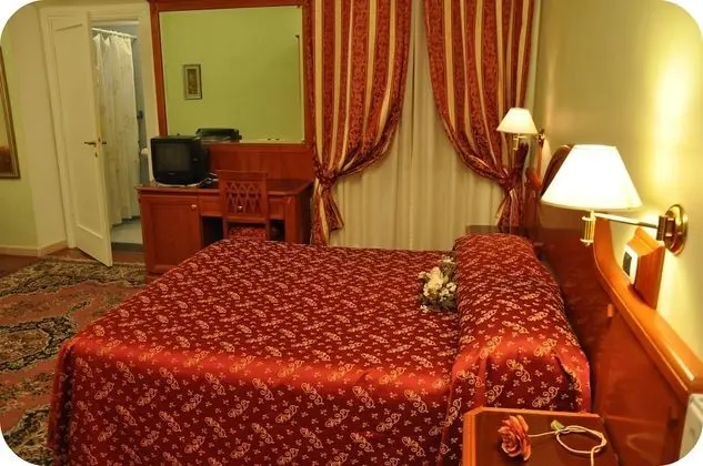 Classic Tek Büyük veya İki Ayrı Yataklı Oda, 1 En Büyük (King) Boy Yatak, Sigara İçilmez