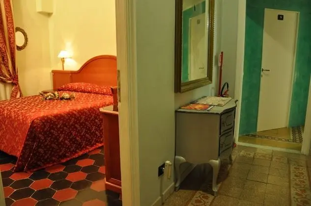 Economy Tek Büyük veya İki Ayrı Yataklı Oda, Sigara İçilmez, Ortak Banyo (External bathroom)