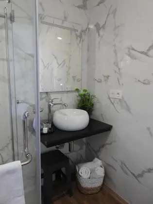 Comfort Tek Büyük Yataklı Oda, Engellilere Uygun, Özel Banyo (Cama de matrimonio)
