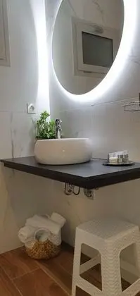 Superior Tek Büyük Yataklı Oda, Özel Banyo, Bahçe Manzaralı