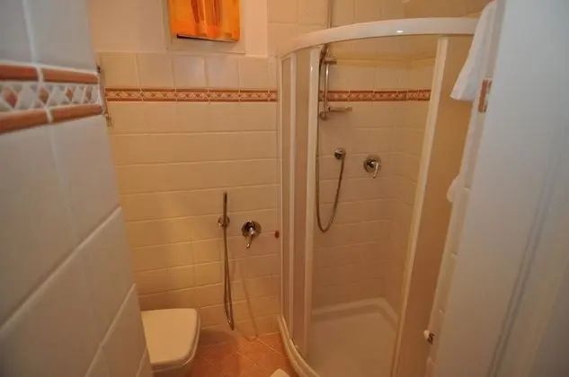 Üç Kişilik Oda, Balkon