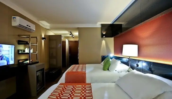 Deluxe Dört Kişilik Oda