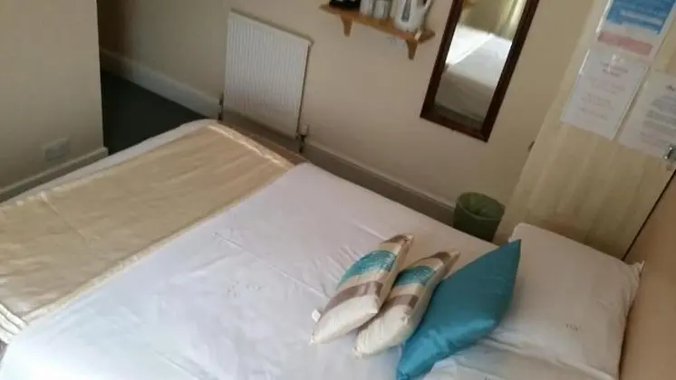 Basic Tek Büyük Yataklı Oda, 1 Çift Kişilik Yatak (Room 5)