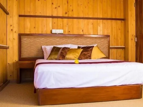 Deluxe Tek Büyük Yataklı Oda, Balkon, Deniz Manzaralı