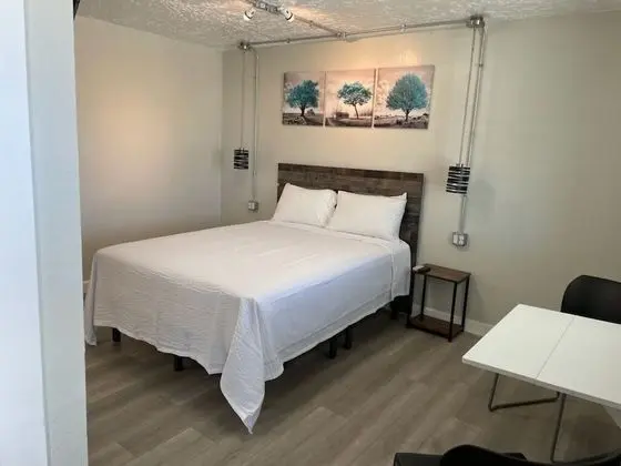 Basic Oda, 1 Büyük (Queen) Boy Yatak