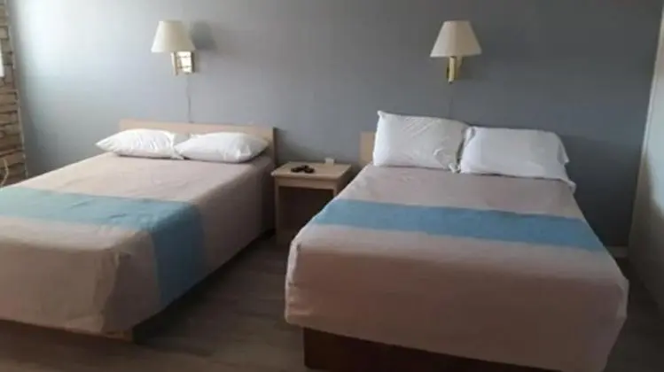 Basic Tek Büyük Yataklı Oda