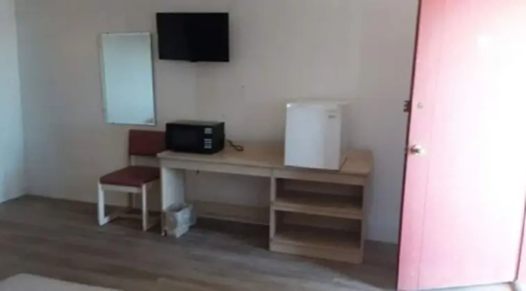 Basic Tek Büyük Yataklı Oda