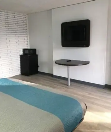 Büyük Yataklı Tek Kişilik Oda