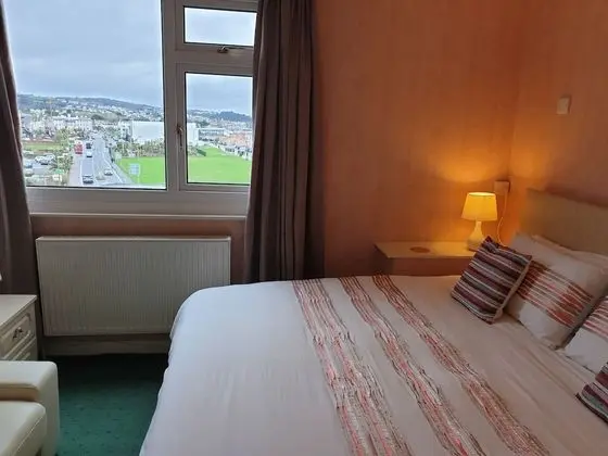 Family Oda, Deniz Manzaralı (Room 9)
