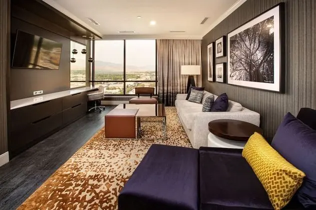 Premium Executive Suite I