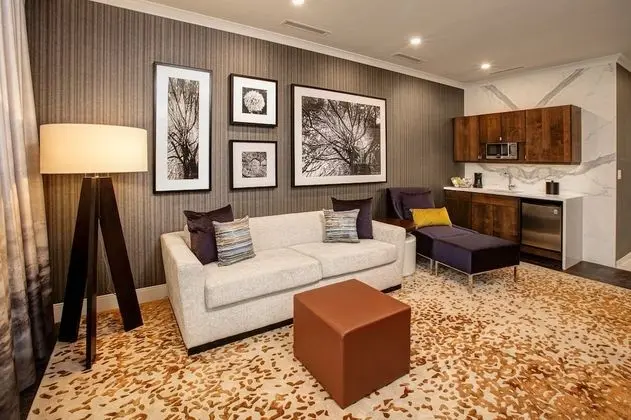 Premium Executive Suite I