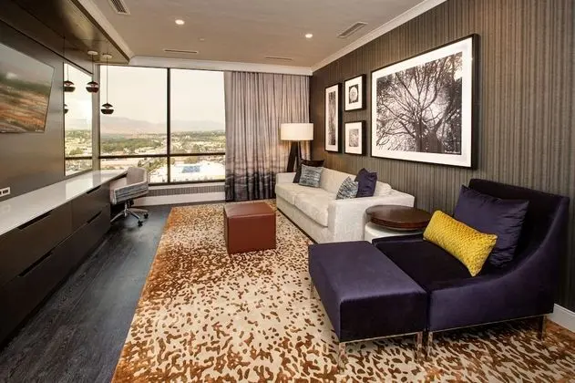Premium Executive Suite I