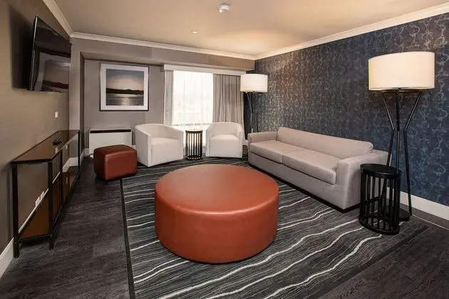 Premium Executive Suite I Hearing/Visual