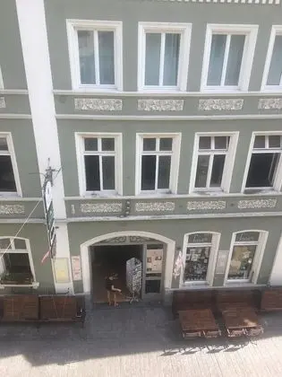 Üç Kişilik Oda