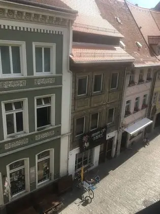 Üç Kişilik Oda