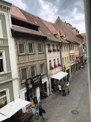 Üç Kişilik Oda