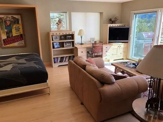 Ev (Sandstone Chalet)