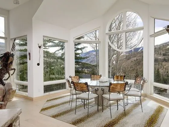 Ev (Sandstone Chalet)