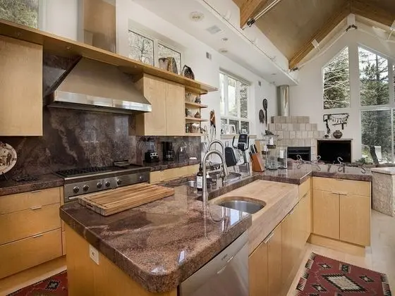 Ev (Sandstone Chalet)