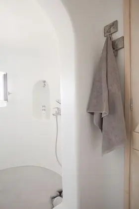 Ev