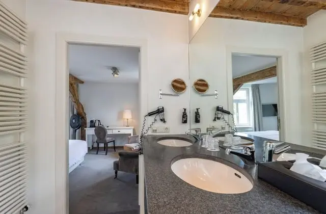 Luxury Tek Büyük Yataklı Oda
