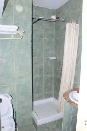 Üç Kişilik Oda