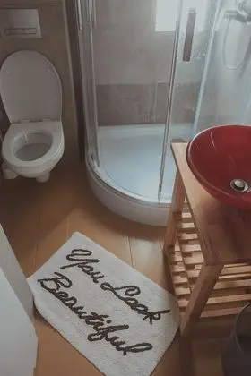 Basic Tek Büyük veya İki Ayrı Yataklı Oda, Ortak Banyo